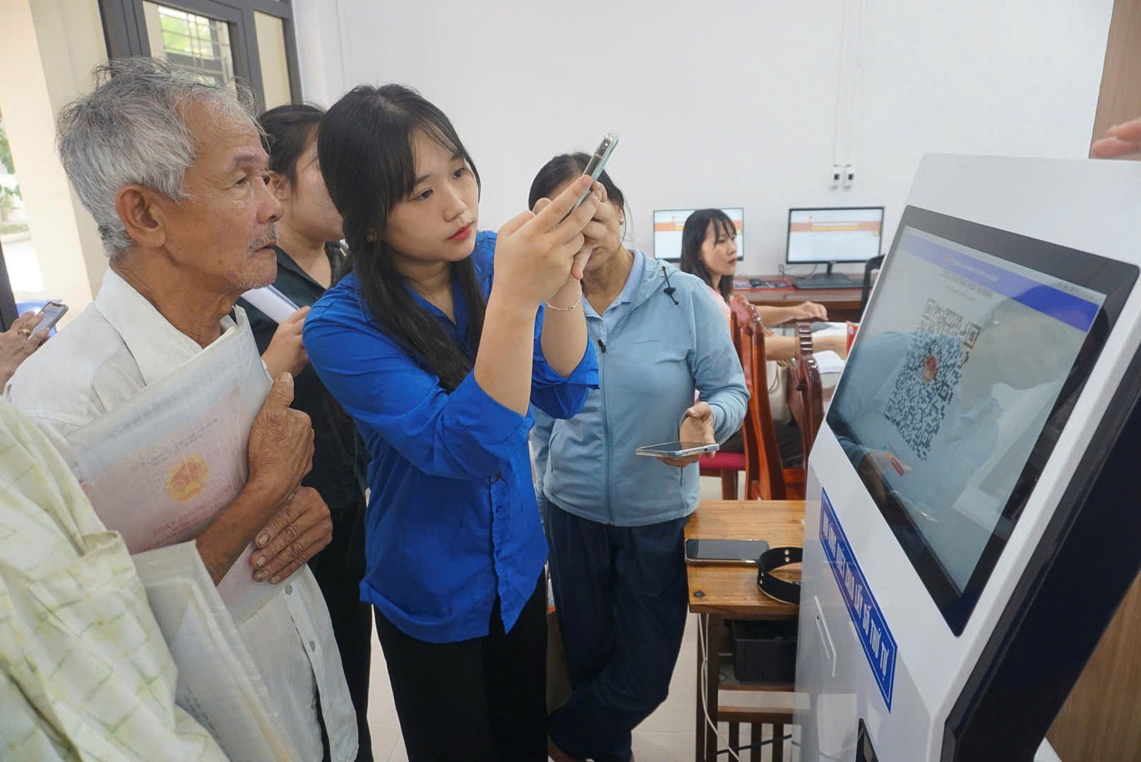 Ngày đầu vận hành chính quyền 2 cấp ở Đà Nẵng: Thông suốt, ổn định - ảnh 11