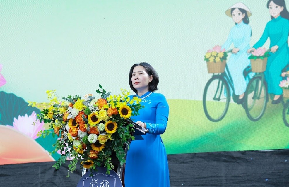 Đồng diễn áo dài “Phụ nữ Thủ đô - Hội nhập và phát triển” năm 2025 - ảnh 1