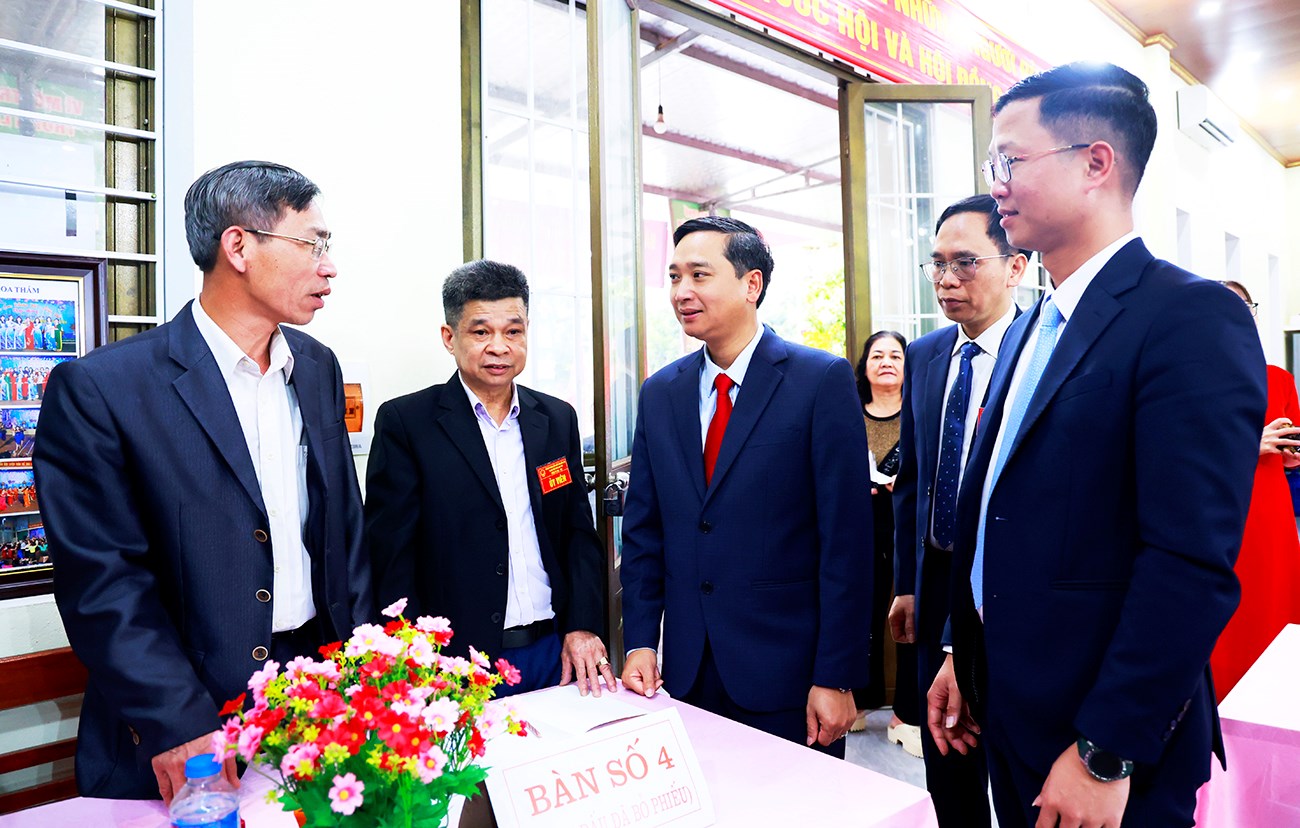 Lãnh đạo tỉnh Bắc Ninh bỏ phiếu thực hiện nghĩa vụ công dân - ảnh 3