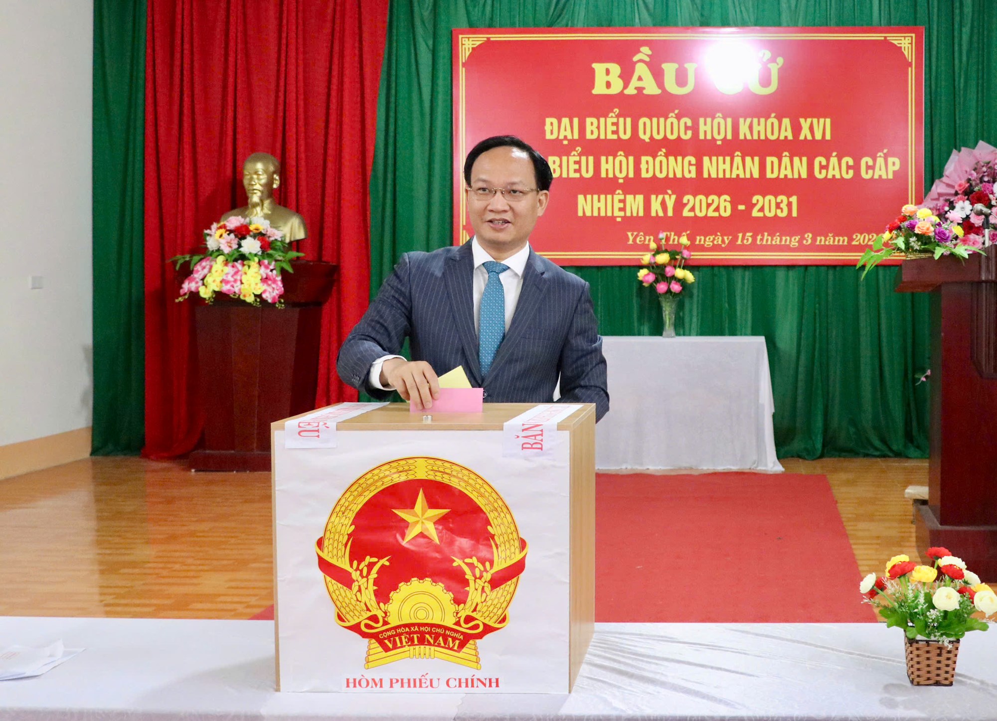 Lãnh đạo tỉnh Bắc Ninh bỏ phiếu thực hiện nghĩa vụ công dân - ảnh 6