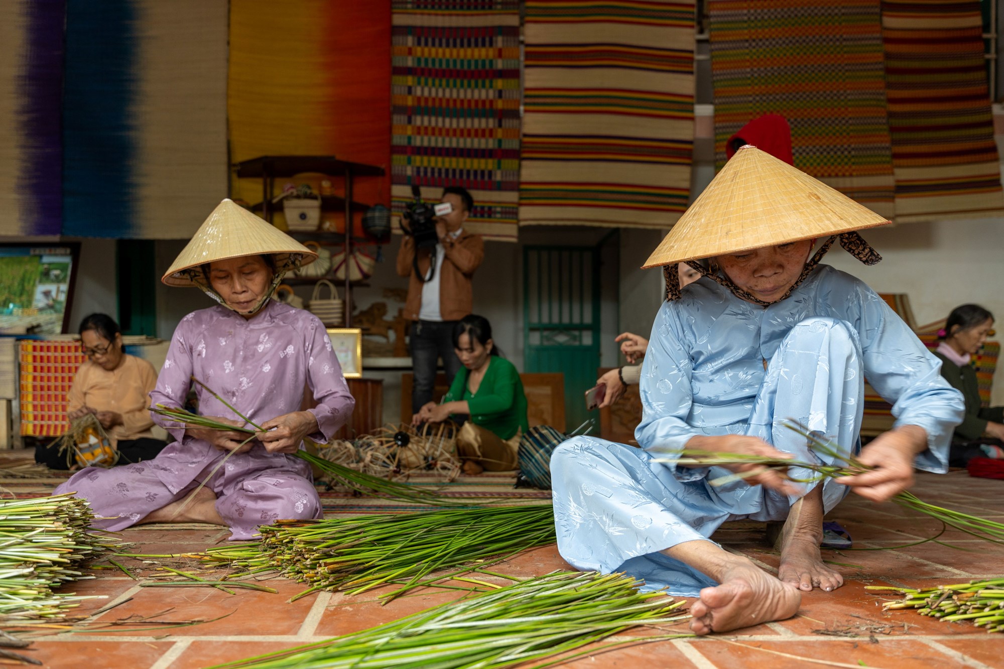 Du khách hào hứng tham gia Ngày hội làng nghề mộc Kim Bồng- Hội An - ảnh 8