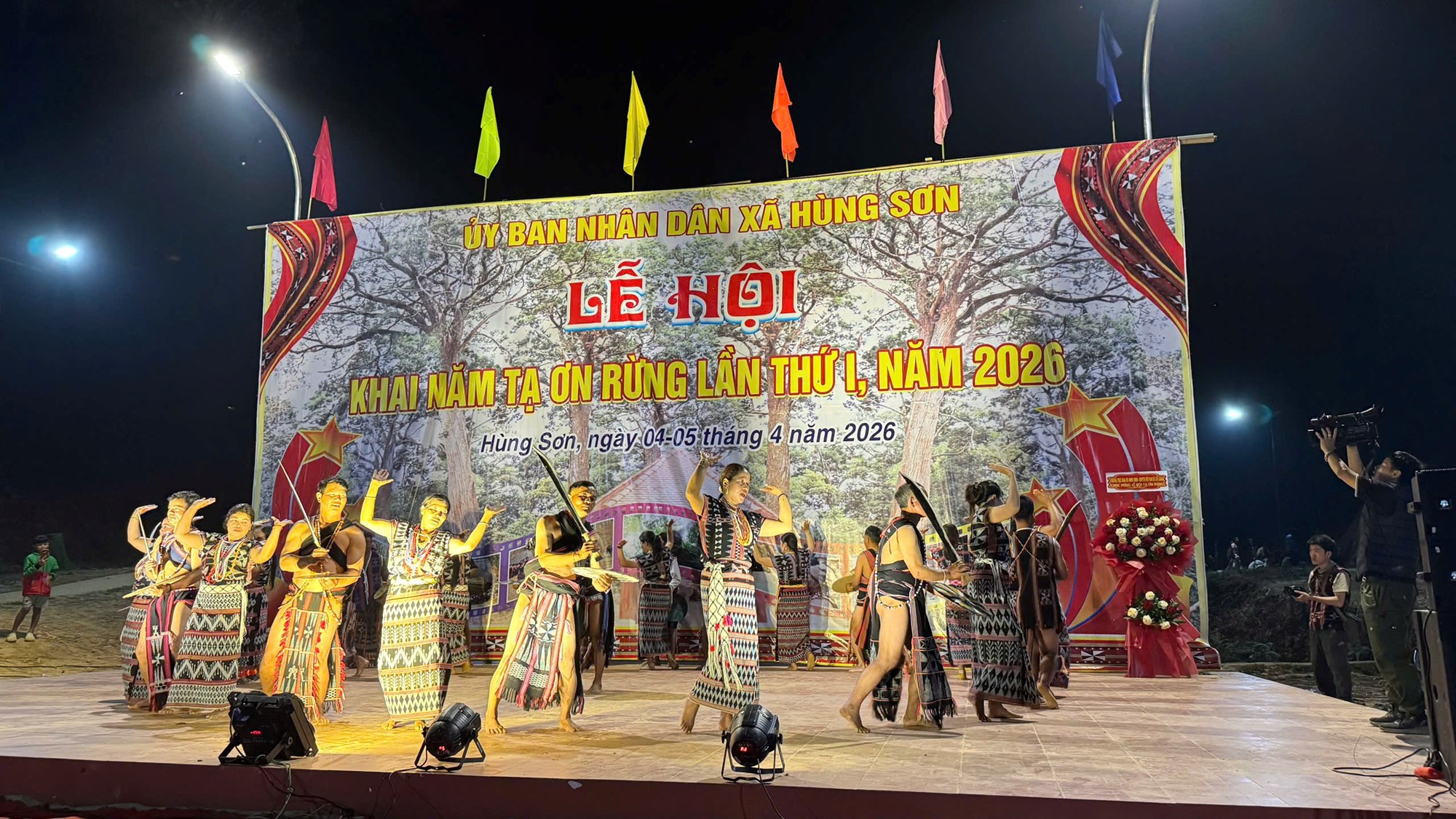 (Emagazine) Khai hội tạ ơn rừng tại Hùng Sơn - ảnh 3