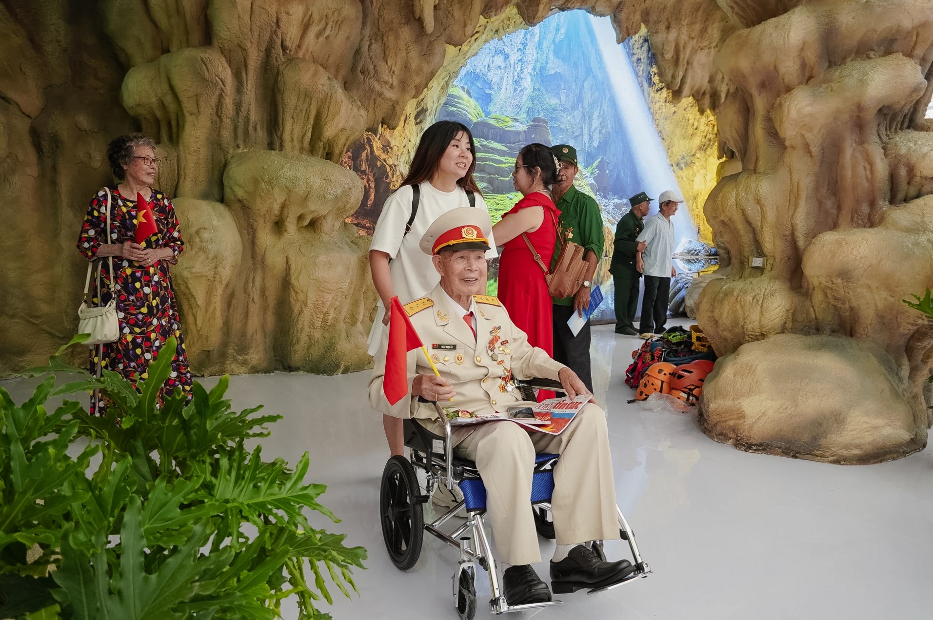 Từ bom đạn chiến tranh đến khát vọng hòa bình và phát triển - ảnh 7