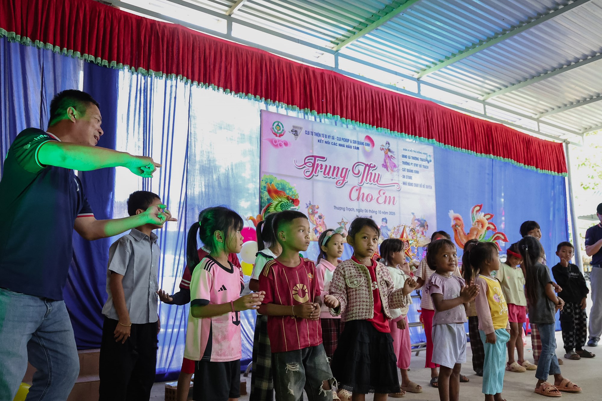 Niềm vui Trung thu của những đứa trẻ Ma Coong - ảnh 3