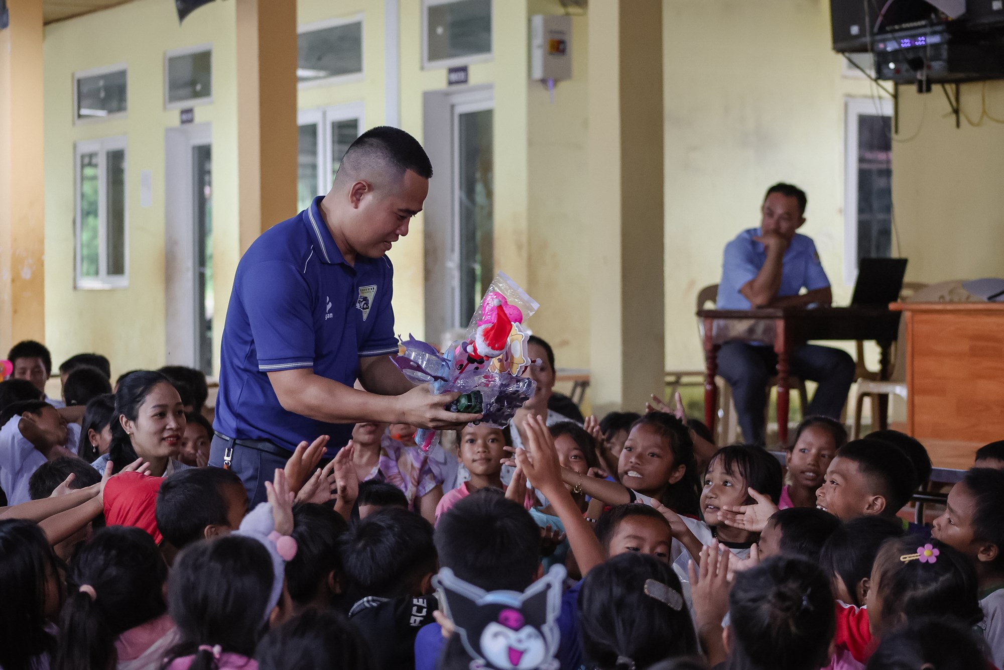 Niềm vui Trung thu của những đứa trẻ Ma Coong - ảnh 7