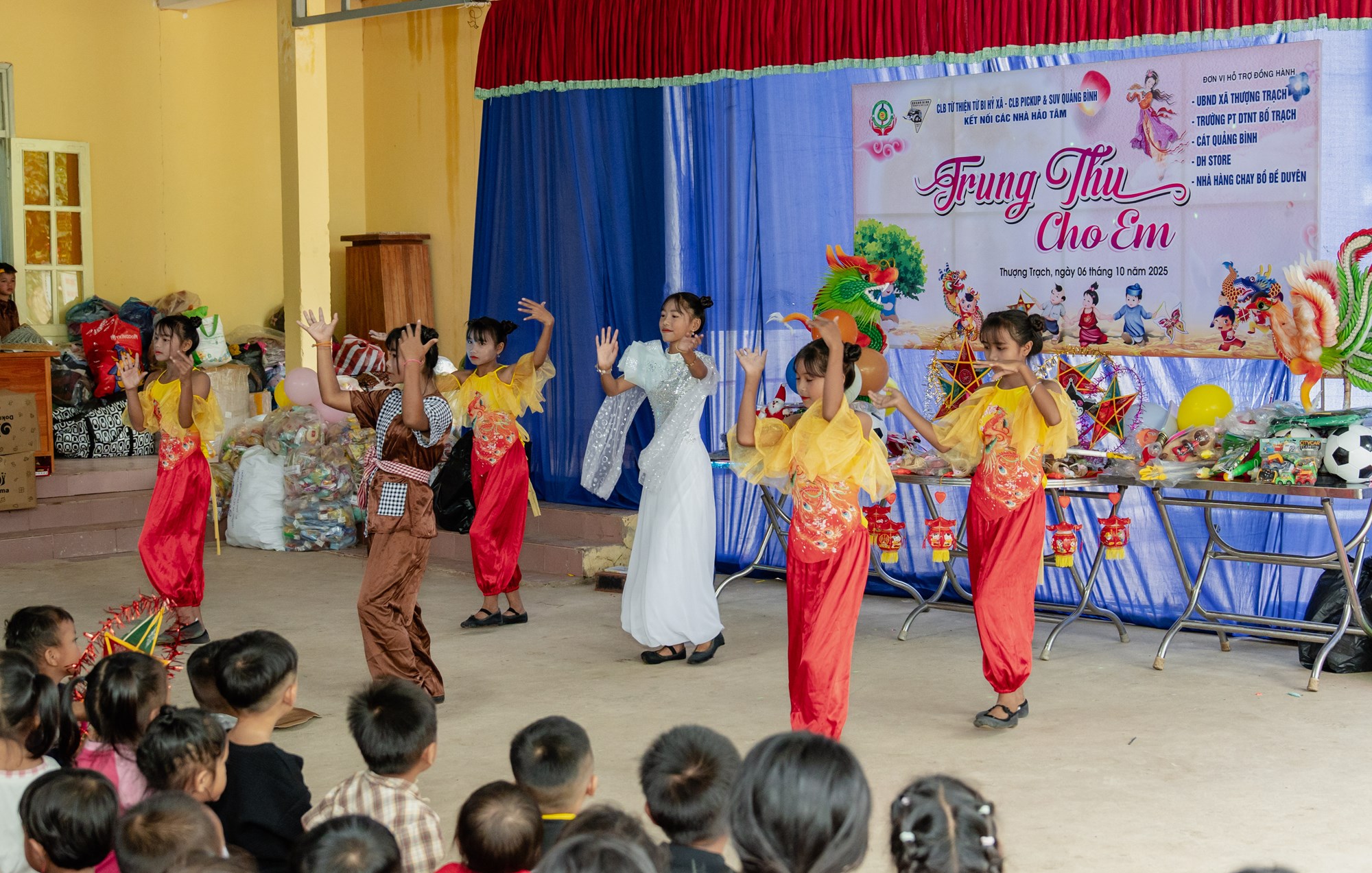Niềm vui Trung thu của những đứa trẻ Ma Coong - ảnh 2