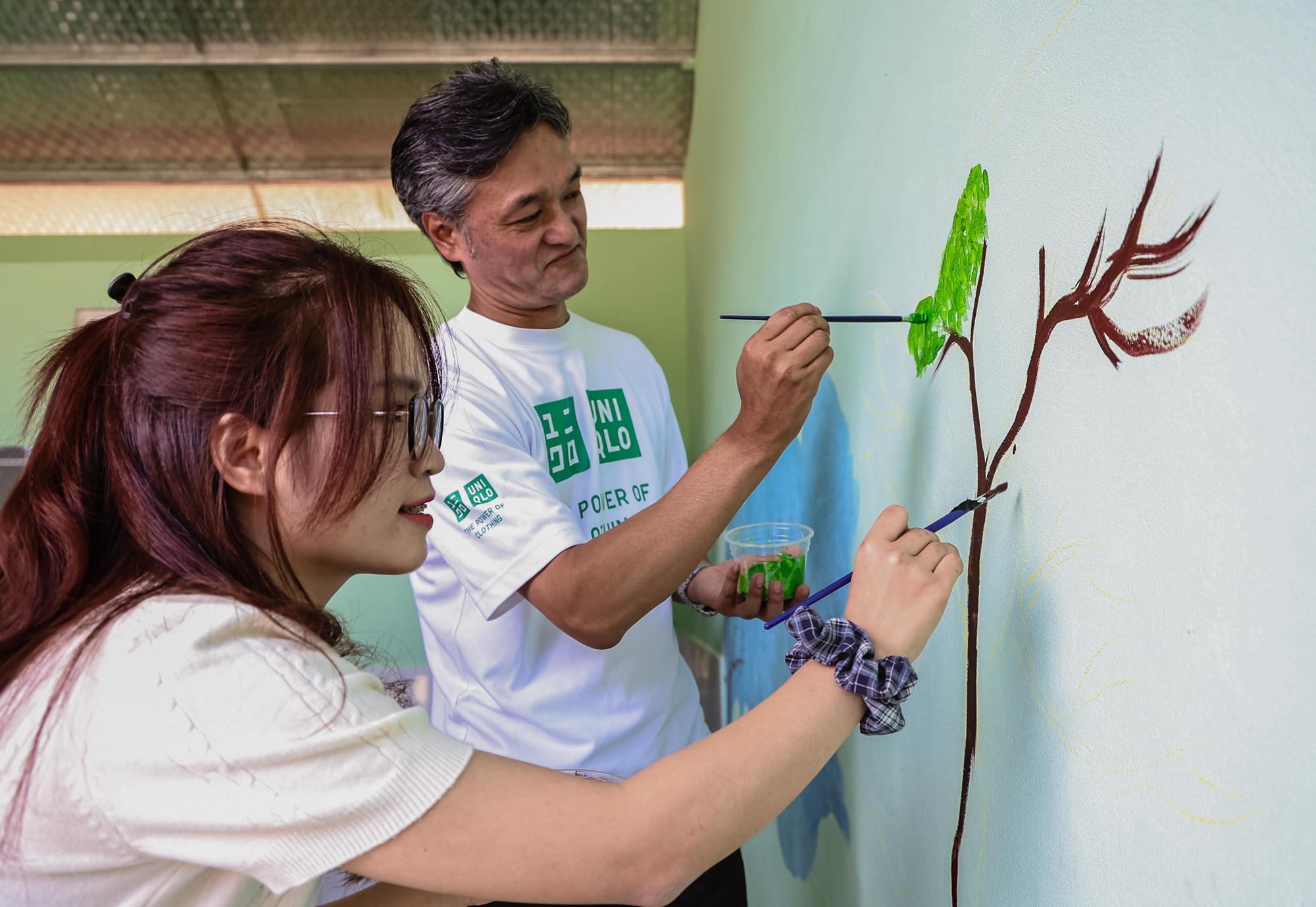 Từ lớp học ghép ván đến mái trường kiên cố - ảnh 13