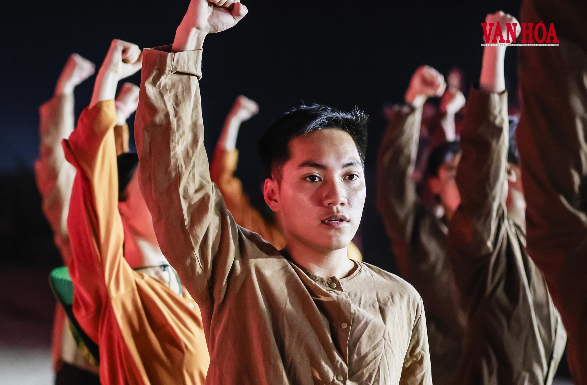 Xúc động với chương trình nghệ thuật “Bản hùng ca trên sông” - ảnh 10