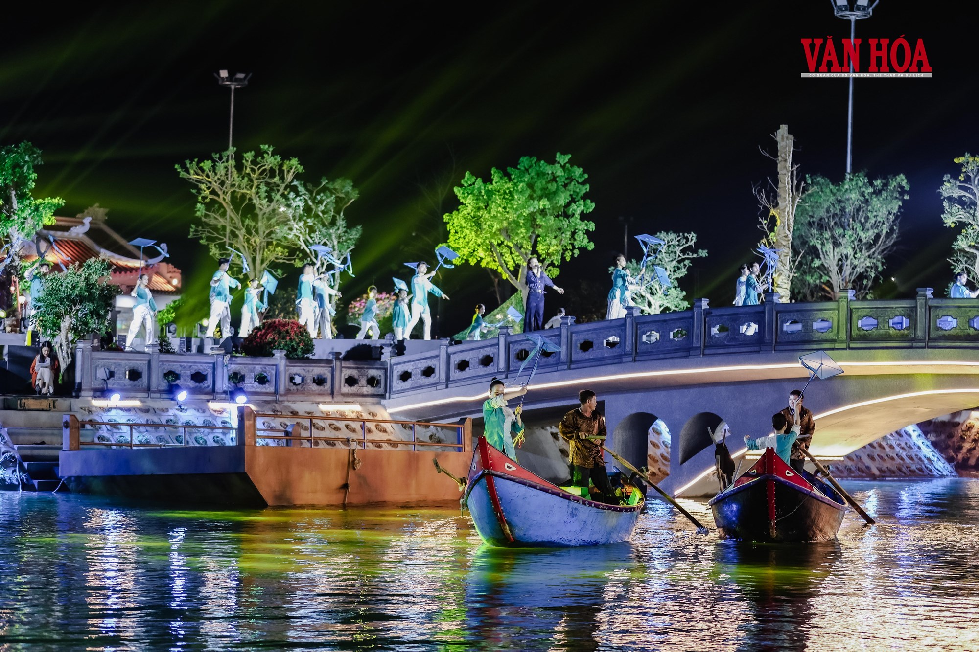 Xúc động với chương trình nghệ thuật “Bản hùng ca trên sông” - ảnh 16
