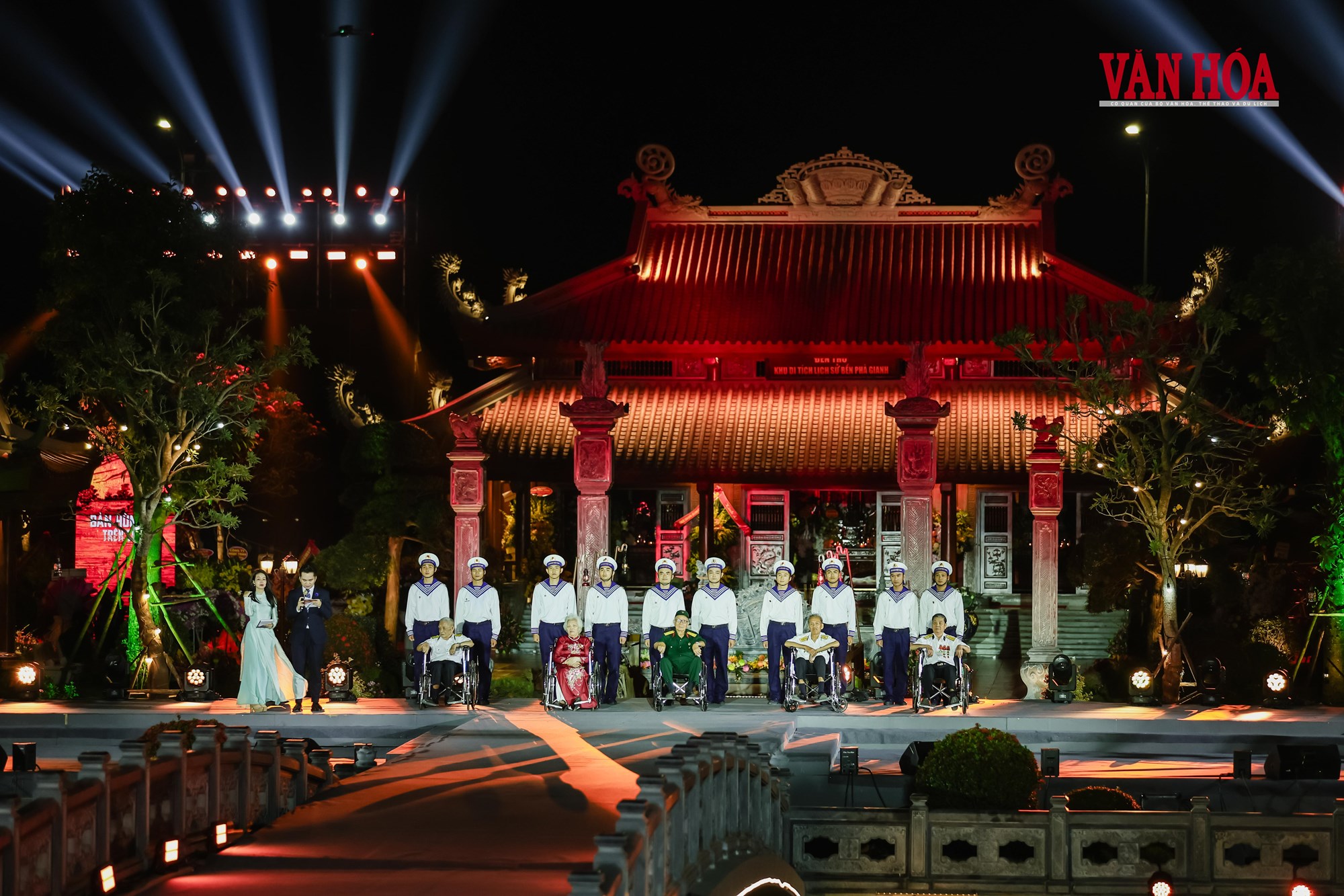 Xúc động với chương trình nghệ thuật “Bản hùng ca trên sông” - ảnh 14