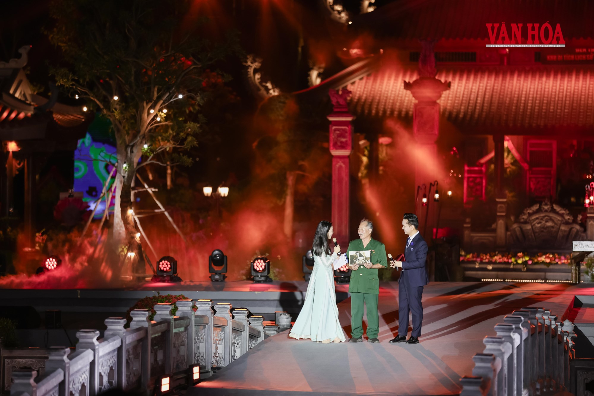 Xúc động với chương trình nghệ thuật “Bản hùng ca trên sông” - ảnh 12