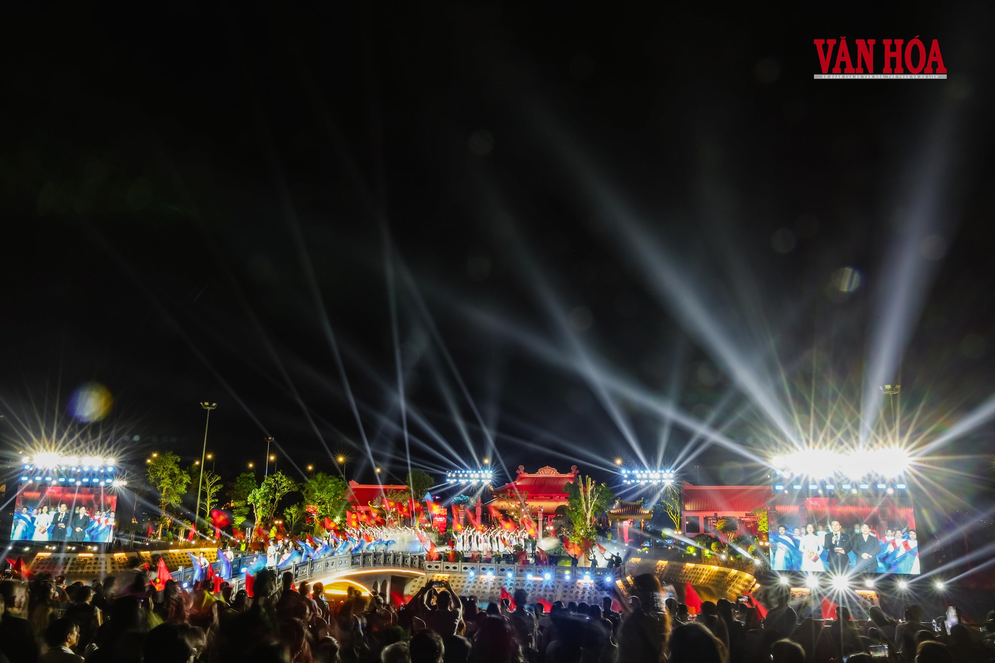 Xúc động với chương trình nghệ thuật “Bản hùng ca trên sông” - ảnh 3