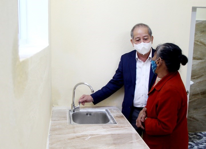 Đề án di dời dân cư khu vực 1 Kinh thành Huế: Thêm 11 hộ nghèo được nhận nhà ở mới - Anh 2