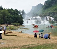 Từng bước triển khai Luật Du lịch đi vào cuộc sống - Anh 1