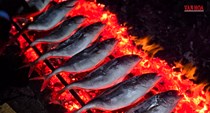 Những người phụ nữ giữ hồn đặc sản cá nướng vùng biển Hà Tĩnh