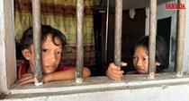 Thấp thỏm sống cảnh ngập úng bên kênh thuỷ lợi Ngàn Trươi 