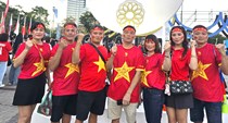 Bầu không khí cuồng nhiệt của CVĐ Việt Nam trước chung kết bóng đá nam SEA Games 33