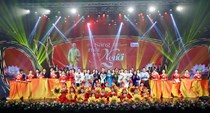 Sâu lắng và hào hùng đêm nghệ thuật đặc biệt “Sáng mãi tên Người”