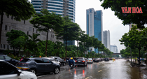 Hà Nội ngập sâu sau trận mưa lớn, lực lượng chức năng túc trực ứng phó