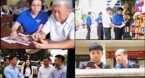 Người dân được thanh niên tình nguyện hỗ trợ thủ tục hành chính sau sáp nhập
