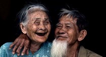 Ly hôn tuổi già: Hệ quả từ những vết nứt không lên tiếng