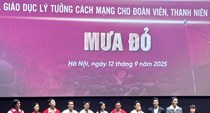 Ngập tràn cảm xúc khi giao lưu với đoàn phim “Mưa đỏ“