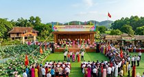 Xứ Nghệ lung linh mùa Lễ hội Làng Sen 2026