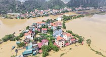 Toàn cảnh Kênh Gà bị cô lập trong nước lũ