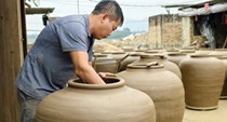 Làng nghề gốm Gia Thuỷ đỏ lửa phục vụ thị trường cuối năm