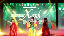 Sứ giả xanh quốc gia Châu Anh tạo dấu ấn đa tài trên sân khấu Concert Xanh Quốc gia