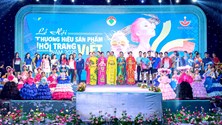  Tôn vinh văn hóa và sản phẩm thời trang Việt