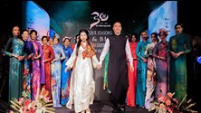 BST Áo dài “Tinh hoa lụa Việt” tỏa sáng tại Taste of Vietnam x VNARP 10 Years