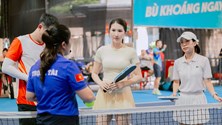 Á hậu Nguyễn Linh Chi “thử sức” tại Giải Pickleball Báo Văn Hóa 2026