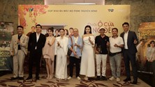Ngọc Huyền ngại ngùng vì cảnh hôn bất ngờ với Du Ka 
