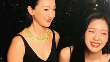 Khung hình sao Hoa - Hàn sang nhất lúc này: Đại minh tinh kế bên nàng thơ kém 17 tuổi