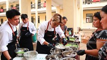 Trước chung kết, Top 5 Top Chef Việt Nam 2026 vượt khỏi căn bếp quen thuộc