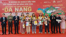 Đà Nẵng rộn ràng đón những vị khách đầu tiên của năm 2026