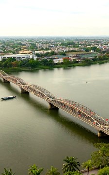 Huế nghiên cứu phát triển thêm sản phẩm du lịch trên sông Hương