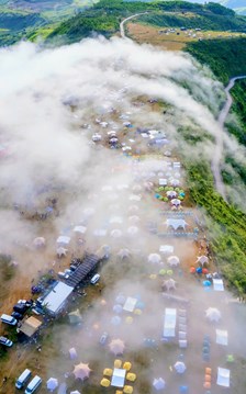 Lên Bùi Hui, chạm mây và khám phá bản sắc Hrê