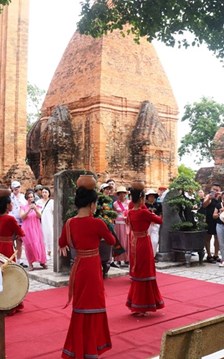 Khánh Hòa: Ba di tích đón hơn 24.000 lượt khách dịp Giỗ Tổ Hùng Vương