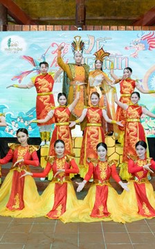 Khánh Hòa: Lễ hội Về nguồn thu hút du khách đến Khu du lịch Trăm Trứng
