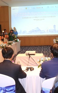 Khánh Hòa bắt tay các hãng hàng không, tìm kiếm nguồn khách thị trường tỉ dân