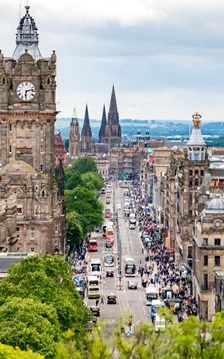 10 thành phố đi bộ hấp dẫn nhất thế giới năm 2026