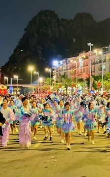 80.000 người hoà nhịp đập của Carnaval Hạ Long 2026