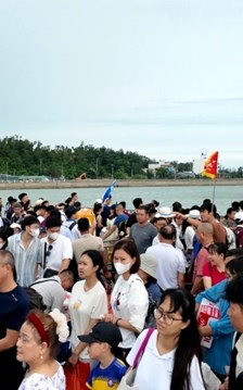 Đặc khu Cô Tô đưa hơn 1.700 du khách về đất liền an toàn sau bão số 1