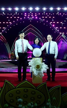  Đưa hương sắc sen Tây Hồ thành thương hiệu du lịch quốc gia