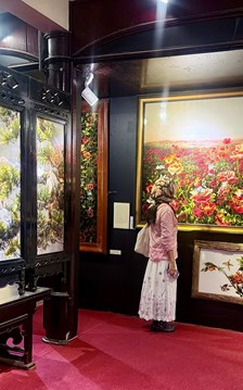 Nghề thêu truyền thống tạo chiều sâu cho trải nghiệm du lịch Lâm Đồng