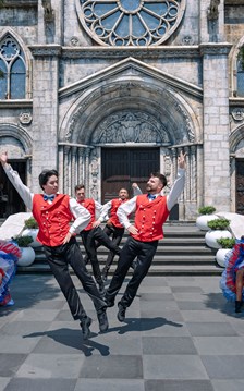 Choáng ngợp với “Vũ trụ đa giác quan” tại Không gian nghệ thuật ánh sáng tương tác ở Bà Nà Hills