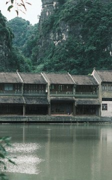 “Phượng Hoàng Cổ Trấn” giữa lòng Tràng An