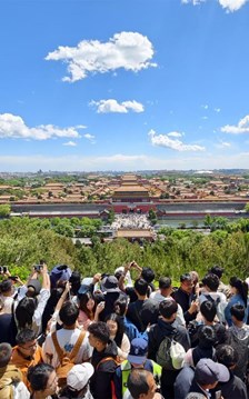Bùng nổ du lịch và giao thông trong kỳ nghỉ Quốc tế Lao động